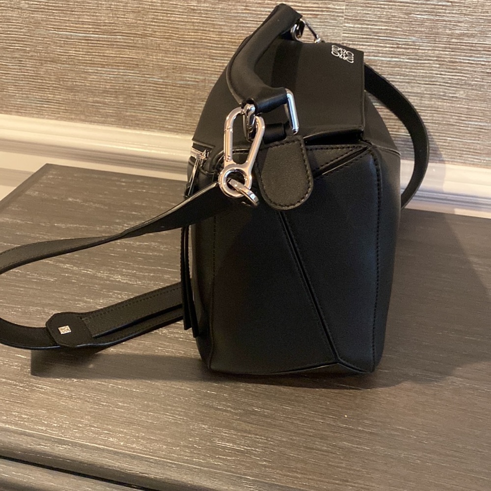 Loewe Black Puzzle Leather Crossbody Bag - Picture 13 of 14